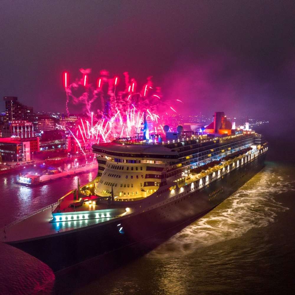 Queen Mary 2 in Liverpool