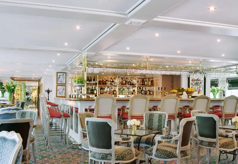 Van Gogh Lounge and Bar
