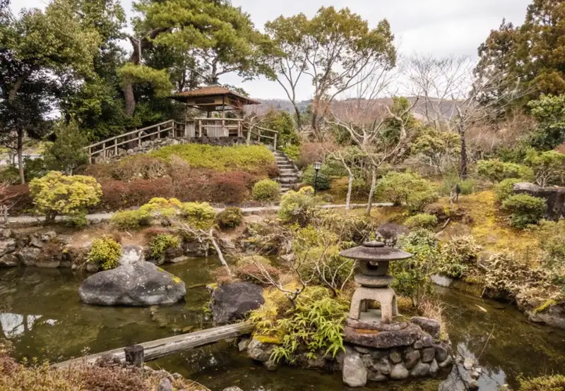 Garden Tour - Nara Yoshikien Garden