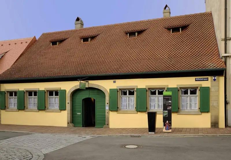 Gärtner und Häckermuseum (The Gardener and Häcker Museum)