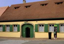 IgluCruise.Application.ViewModels.Shared.WebImageViewModel?.Description